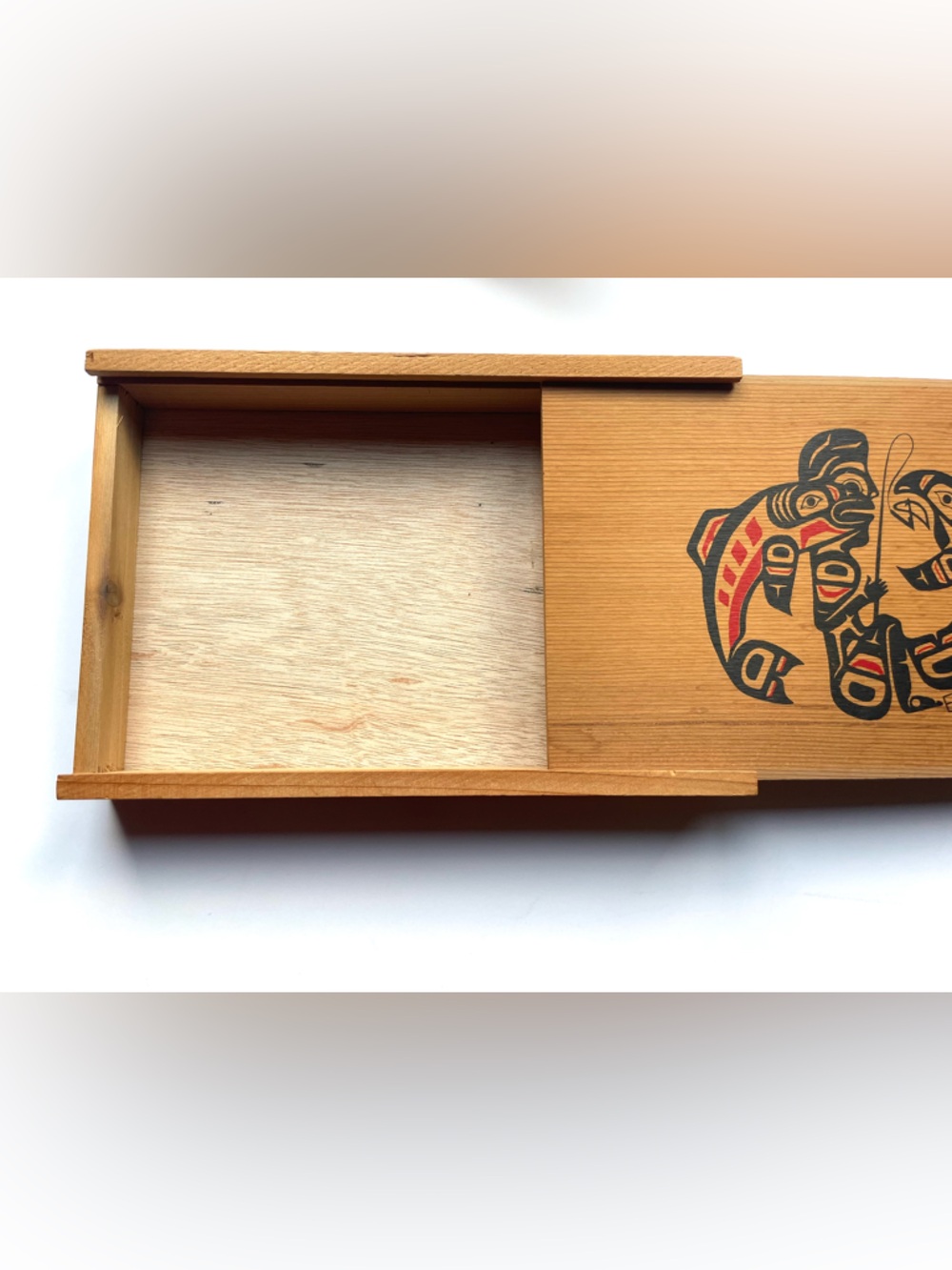 Vintage Northwest Haida Cedar Box Cedar Wood Art Indigenous Decor Hand-Painted - Picture 5 of 5